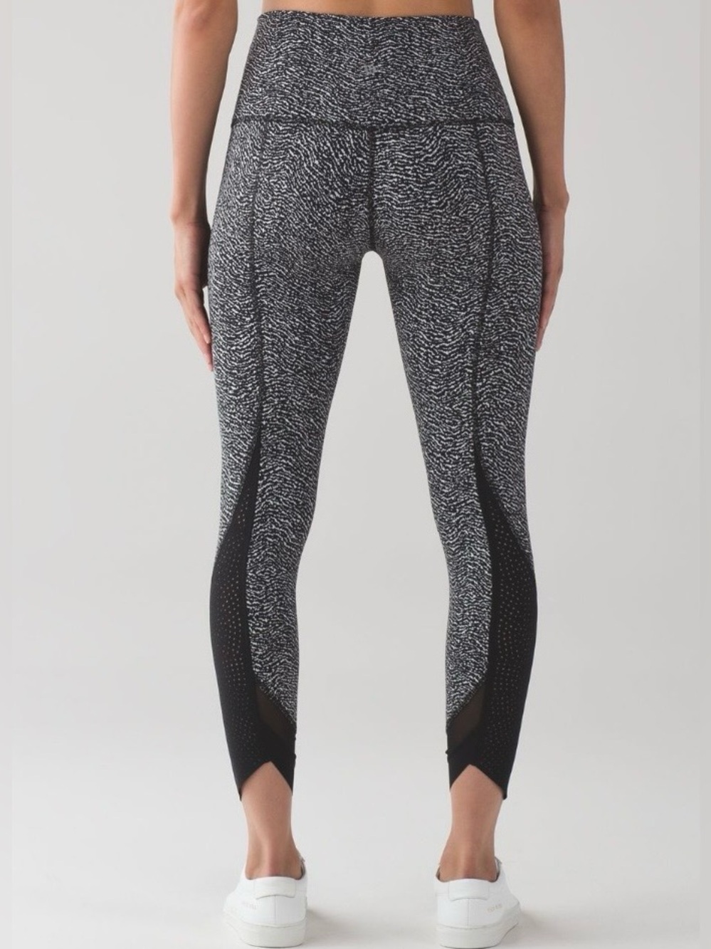lululemon athletica Black Speckle High-Rise Leggings with Mesh Panels size 8
